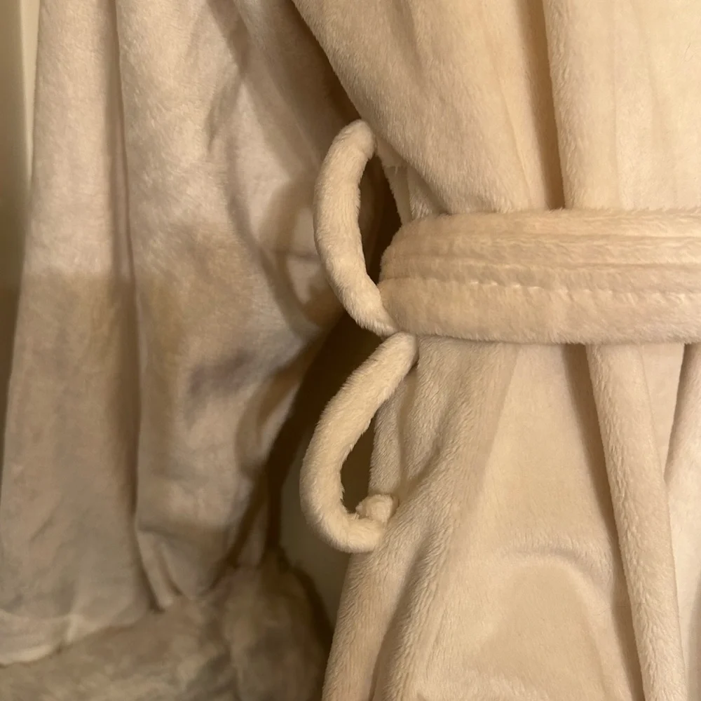Like New Pottery Barn Hooded Plush Robe with Faux Fur Interior - Picture 10 of 11